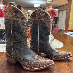 Justin Boots Brown Leather size 8